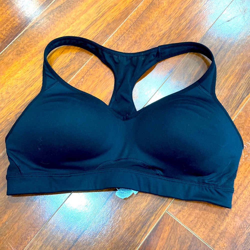 Old navy clasp sports bra 36C